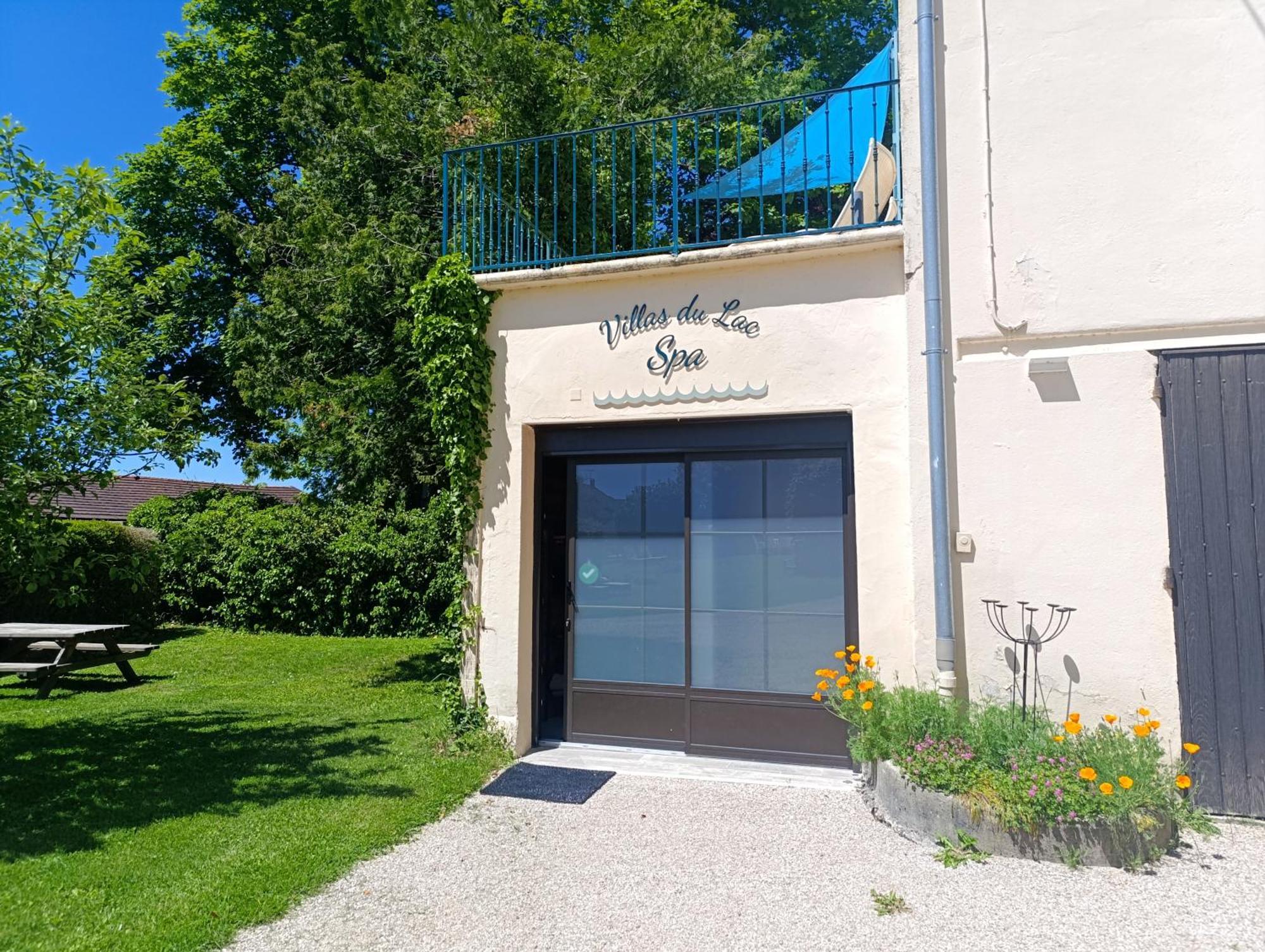 Villas-Du-Lac Appartements De Vacances Et Espace Spa Prive Clairvaux-les-Lacs Bagian luar foto